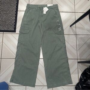 American Eagle Outfitters women’s Green Cargo Pants
